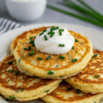Pancakes au fromage et ciboulette